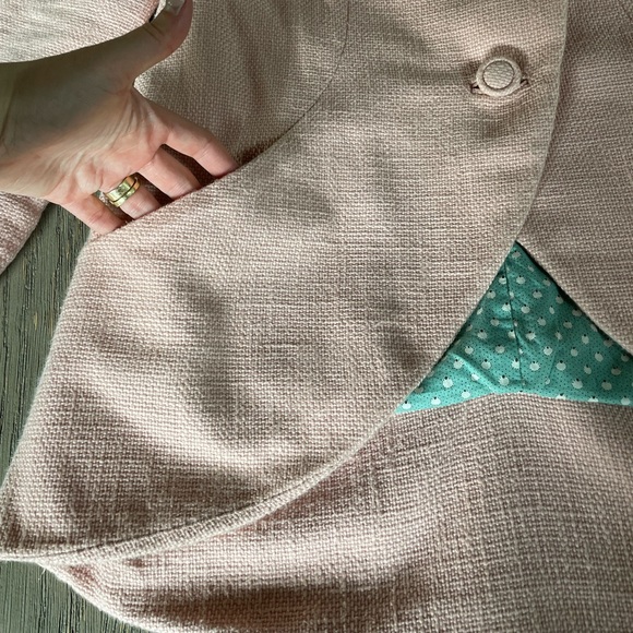 Retro pale pink A-line blazer with fabric circle buttons Anthropologie Size: 2 - Picture 7 of 13